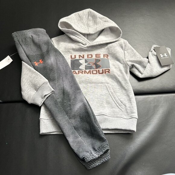 NWT Under Armour Hoodie & jogger Set Boys Size 3T